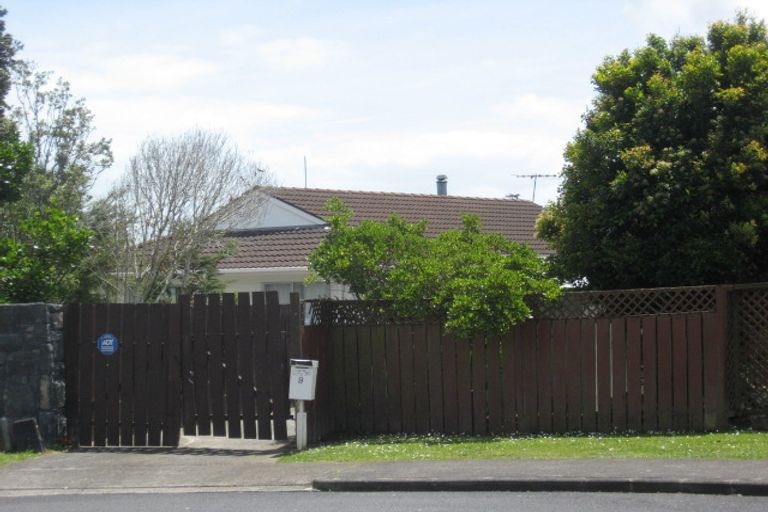 Photo of property in 9 Pureora Place, Clendon Park, Auckland, 2103