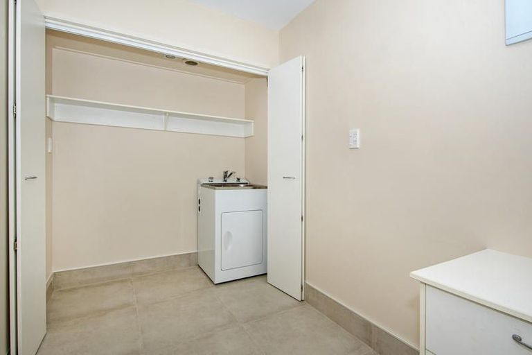 Photo of property in 16b Bermuda Place, One Tree Point, 0118