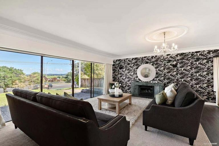 Photo of property in 479 East Coast Road, Murrays Bay, Auckland, 0630