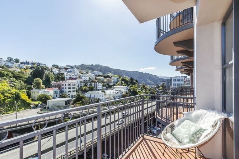 Photo of property in Atrium Towers, 7j/154 The Terrace, Wellington Central, Wellington, 6011