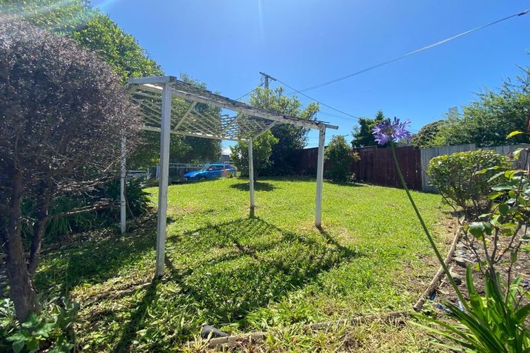 Photo of property in 18 Kelkirk Street, Kelston, Auckland, 0602