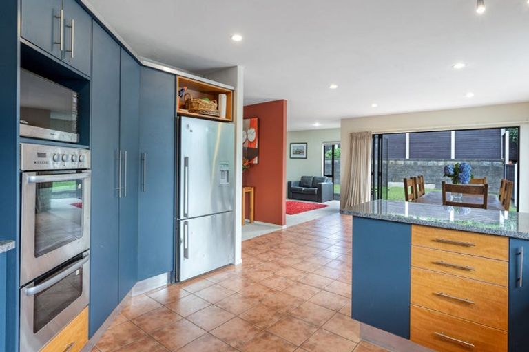 Photo of property in 23 Malin Place, Pinehill, Auckland, 0632