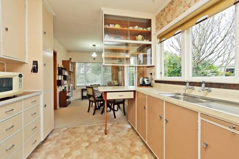 Photo of property in 12 Wyatt Avenue, Onekawa, Napier, 4110