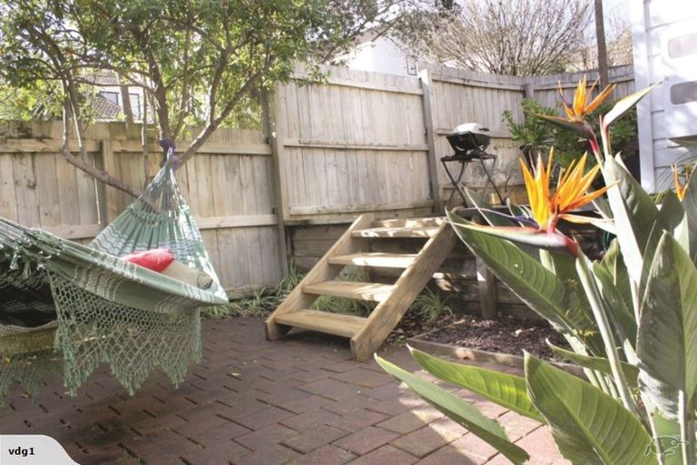 Photo of property in 6/24 Beswick Place, Birkdale, Auckland, 0626