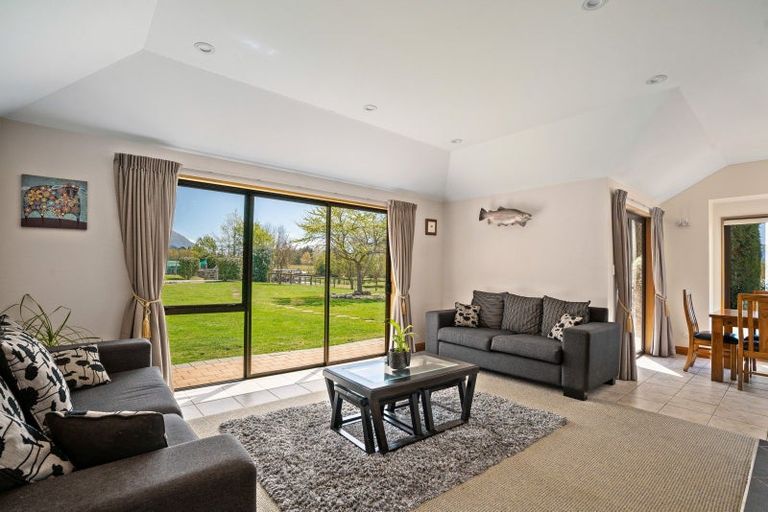 Photo of property in 36 Ruru Lane, Wanaka, 9382