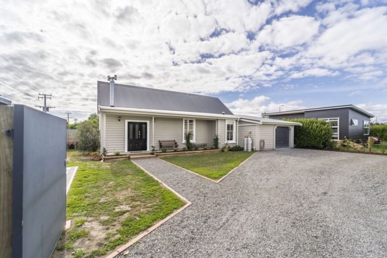 Photo of property in 99 Jellicoe Street, Martinborough, 5711