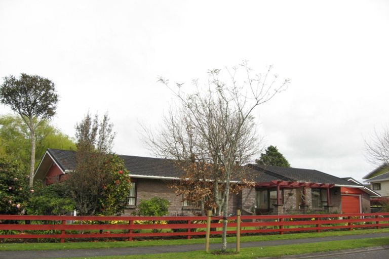 Photo of property in 21 Kowhai Street, Inglewood, 4330