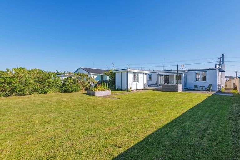 Photo of property in 81 Seabury Avenue, Foxton Beach, Foxton, 4815
