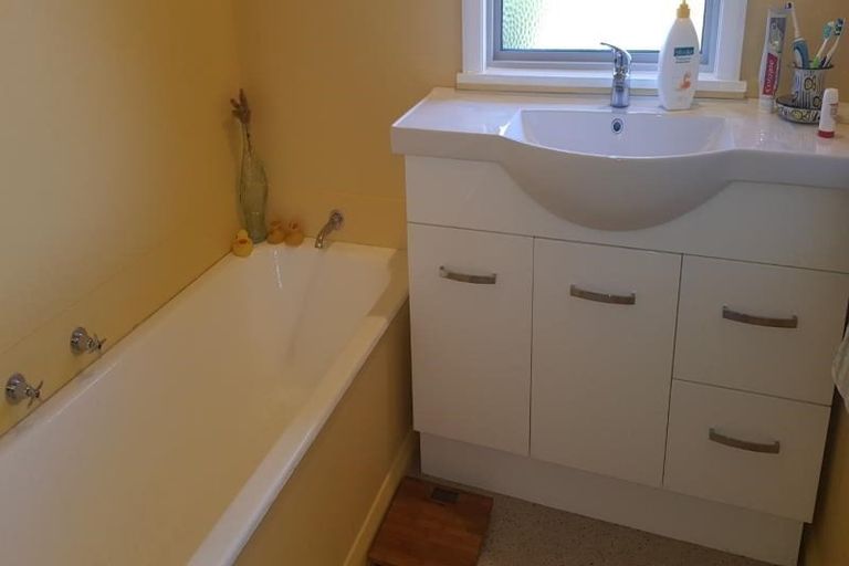 Photo of property in 15 Shelley Crescent, Stoke, Nelson, 7011