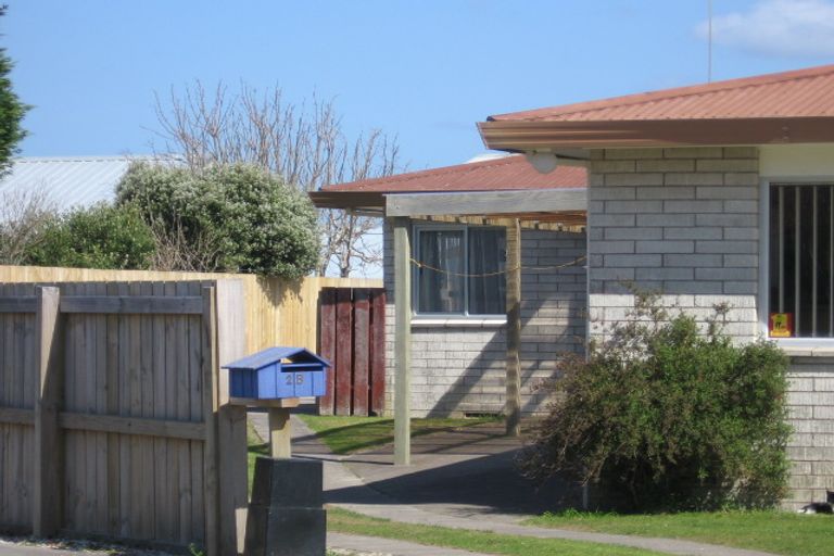 Photo of property in 2b Moorea Place, Mount Maunganui, 3116