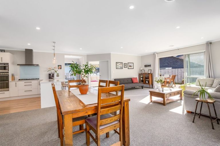 Photo of property in 26 Banks Boulevard, Whitby, Porirua, 5024