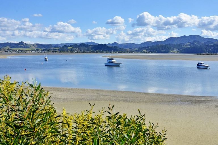 Photo of property in 271 Omaha Drive, Omaha, 0986