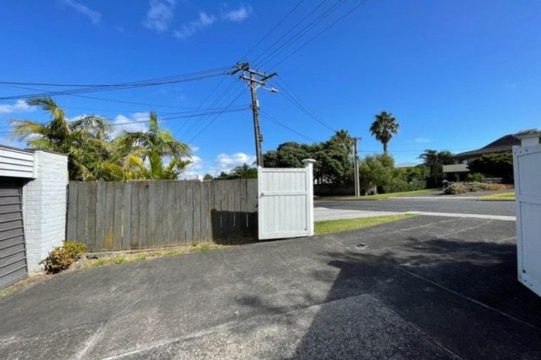 Photo of property in 23 Tobruk Crescent, Milford, Auckland, 0620