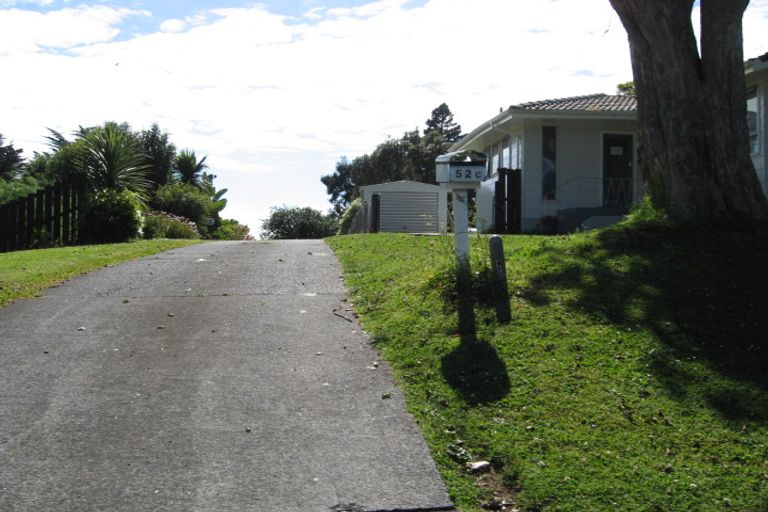 Photo of property in 77 Kiwi Esplanade, Mangere Bridge, Auckland, 2022
