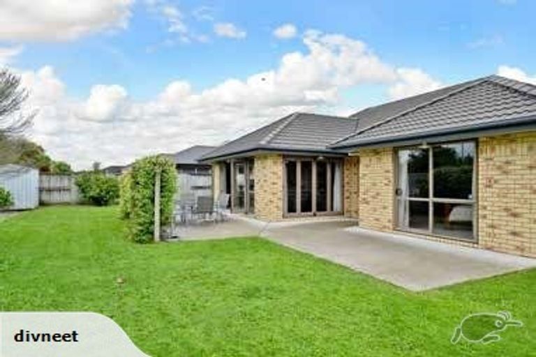 Photo of property in 13 Whitford Place, Rototuna North, Hamilton, 3210