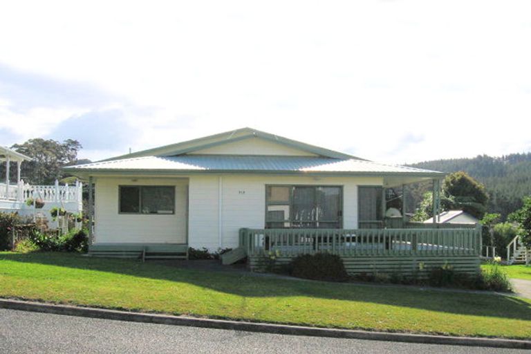 Photo of property in 112 Titiro Place, Onemana, Whangamata, 3691