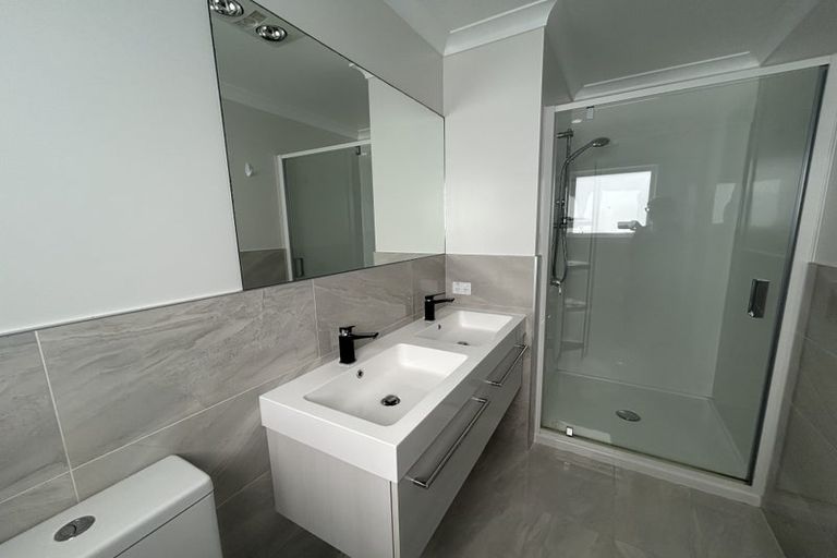 Photo of property in 10 Puroto Place, One Tree Point, 0118