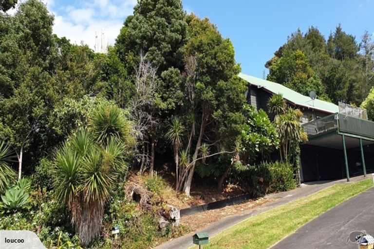 Photo of property in 17 West Glade Crescent, Birkenhead, Auckland, 0626