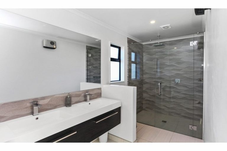 Photo of property in 16 Little Oaks Drive, Yaldhurst, Christchurch, 8042