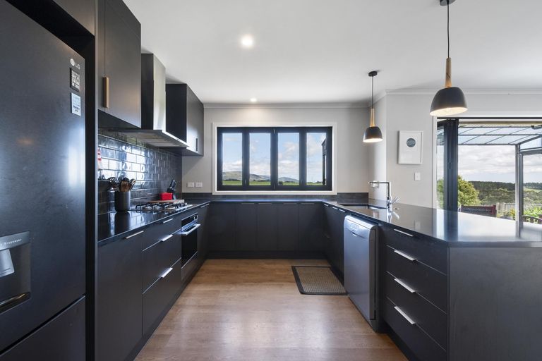 Photo of property in 32 Varsity Heights, Fitzherbert, Palmerston North, 4410