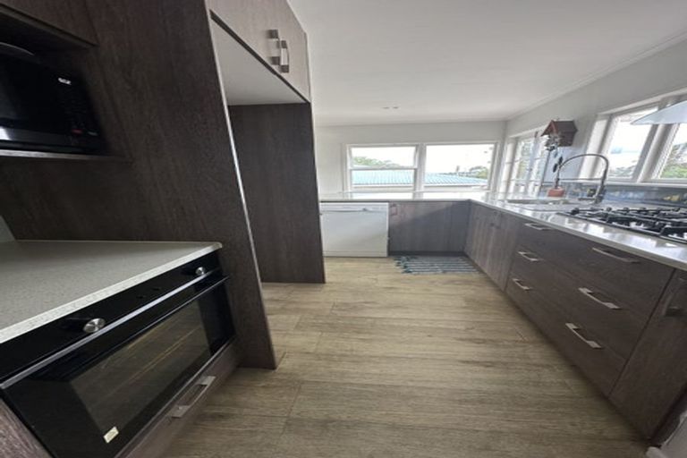 Photo of property in 19 Camelot Place, Glenfield, Auckland, 0629