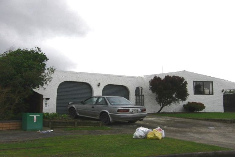 Photo of property in 23 Colonial Place, Kelvin Grove, Palmerston North, 4414