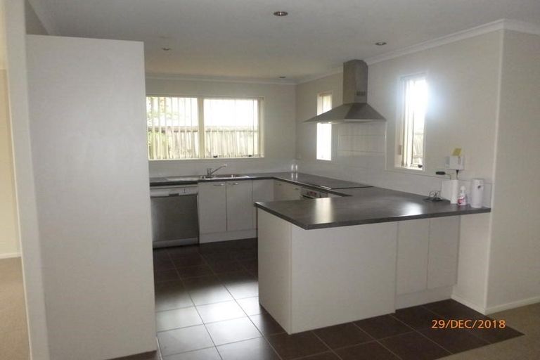 Photo of property in 28a Rosier Road, Glen Eden, Auckland, 0602