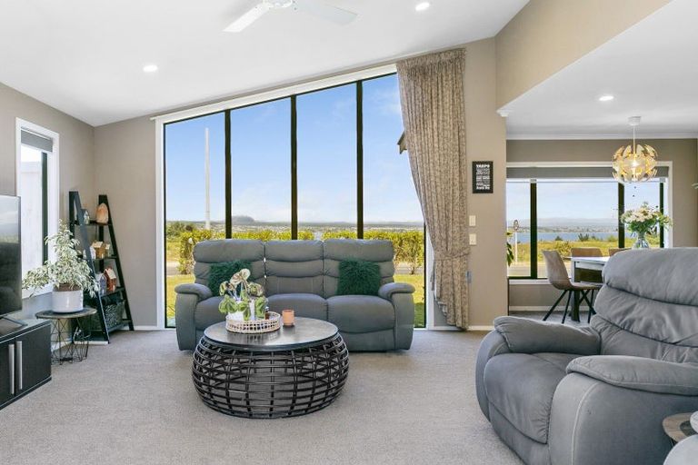 Photo of property in 208 Acacia Bay Road, Nukuhau, Taupo, 3330