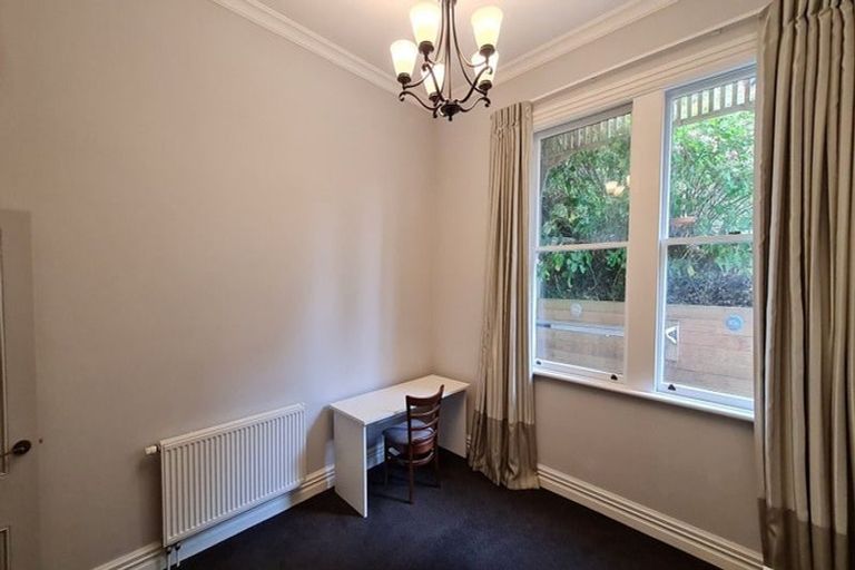 Photo of property in 15 Portland Crescent, Thorndon, Wellington, 6011