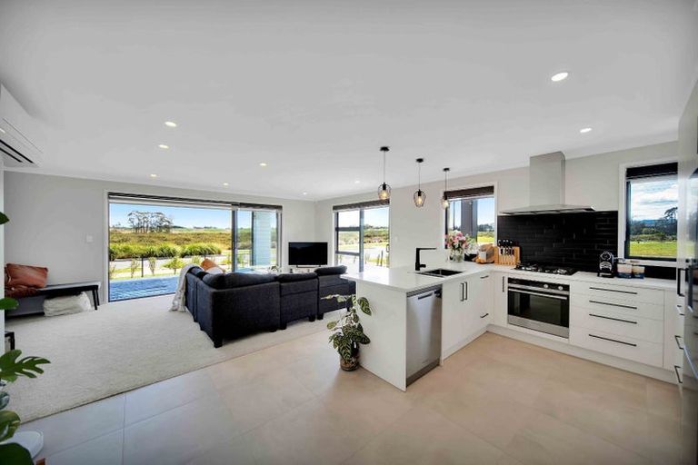 Photo of property in 18a Foreshore Lane, Karaka, Papakura, 2113
