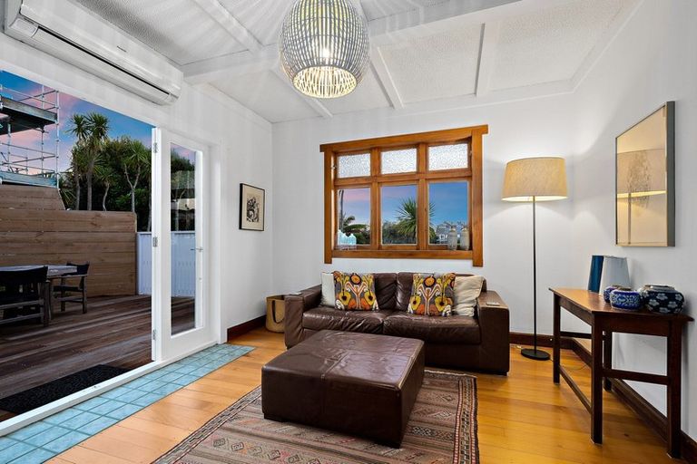 Photo of property in 19b Larchwood Avenue, Westmere, Auckland, 1022