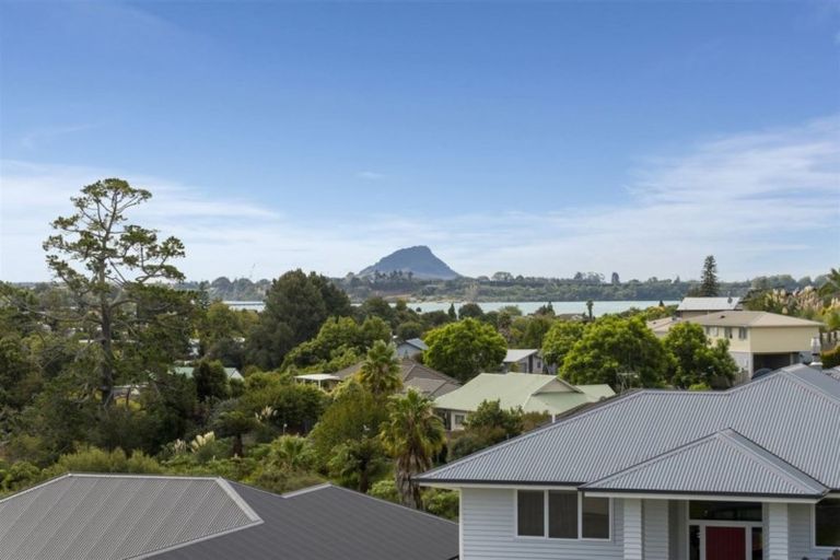 Photo of property in 111 Oteki Park Drive, Welcome Bay, Tauranga, 3112
