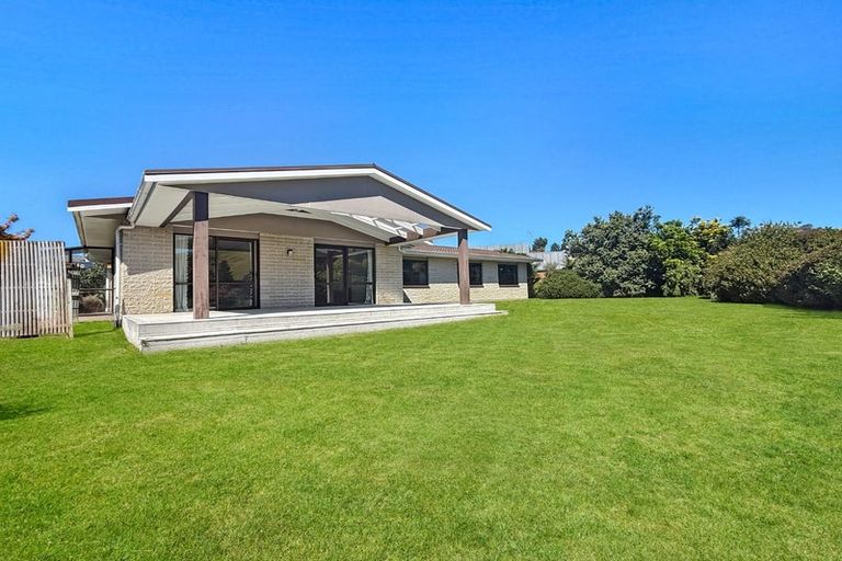 Photo of property in 8 Churchill Drive, Taradale, Napier, 4112