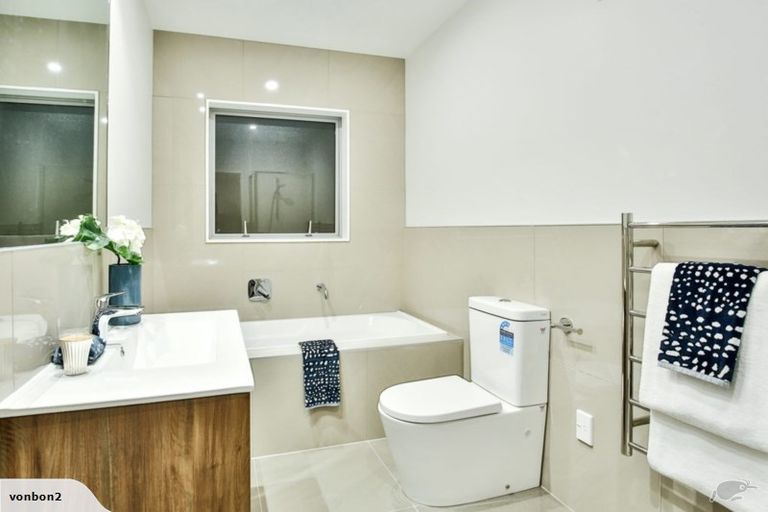 Photo of property in 54 Schoolside Road, Kumeu, 0810