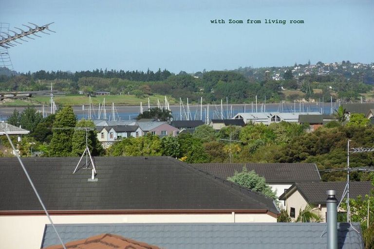 Photo of property in 51 Westpark Drive, West Harbour, Auckland, 0618