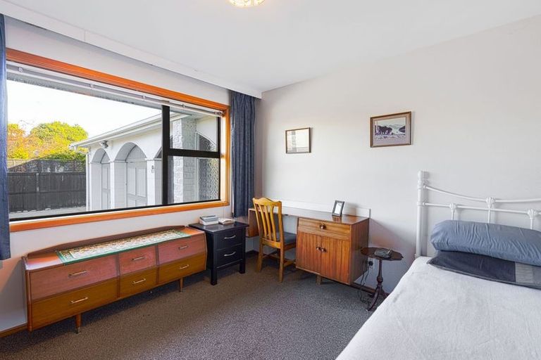 Photo of property in 33a Larch Place, Casebrook, Christchurch, 8051