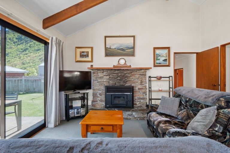 Photo of property in 17b Devon Street, Arrowtown, 9302