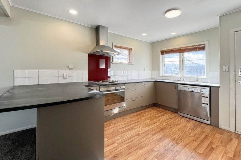 Photo of property in 5/1068 Fergusson Drive, Clouston Park, Upper Hutt, 5018