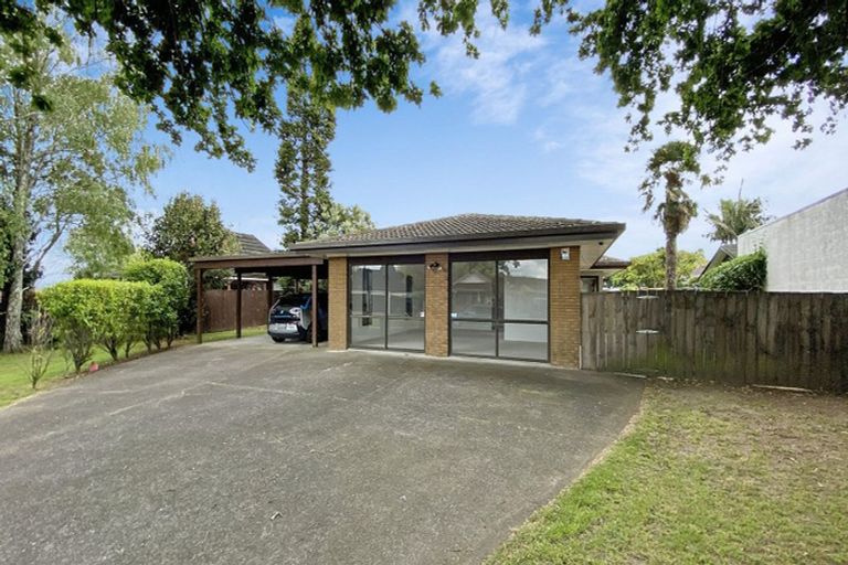 Photo of property in 3 Balgowan Terrace, Conifer Grove, Takanini, 2112