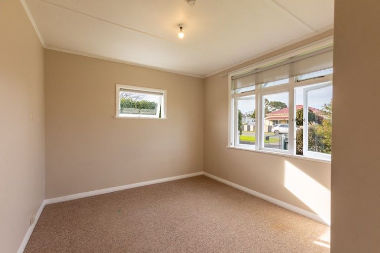 Photo of property in 41 Ross Street, Woodville, 4920