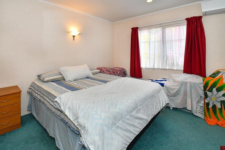 Photo of property in 21 Trossach Place, Wattle Downs, Auckland, 2103