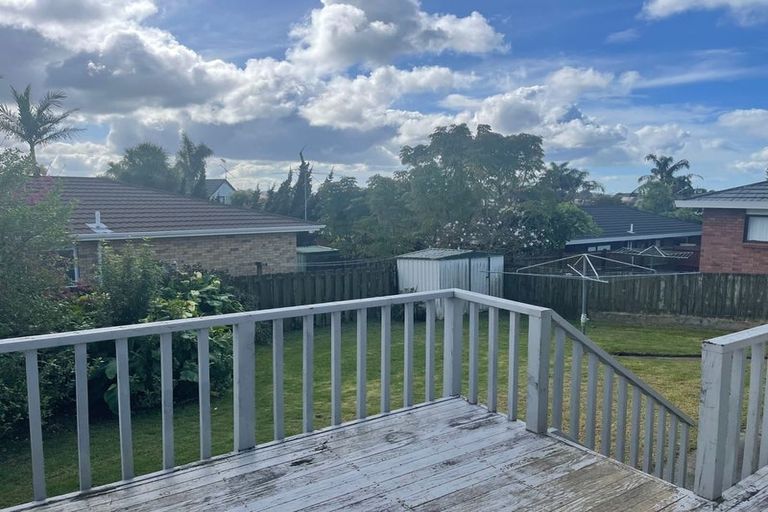 Photo of property in 2 Kerlin Crescent, West Harbour, Auckland, 0618