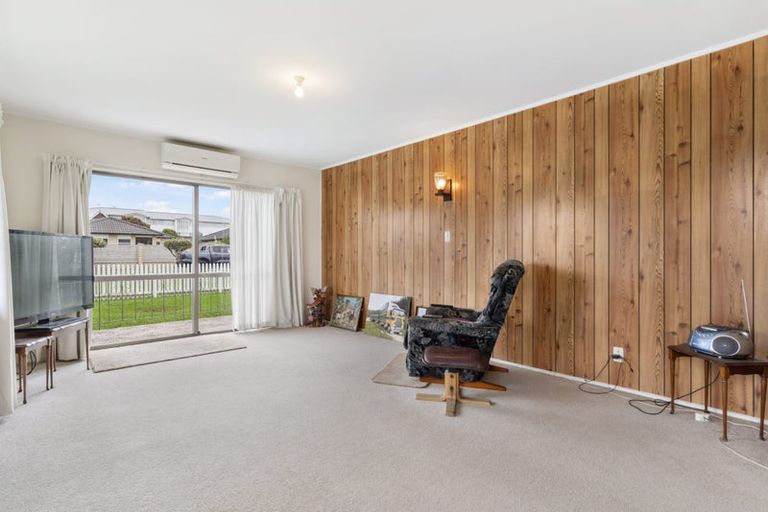 Photo of property in 3 Centreway Road, Orewa, 0931