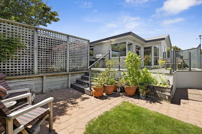 Photo of property in 9a Del Mar Place, Merrilands, New Plymouth, 4312