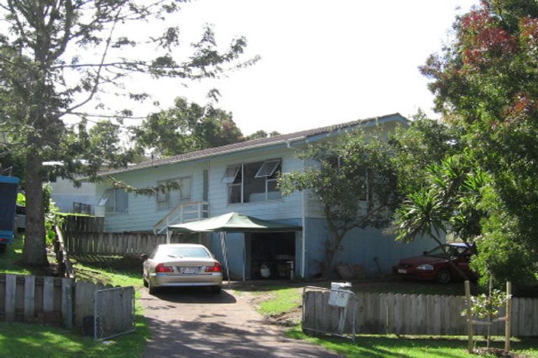 Photo of property in 5 Hanui Place, Massey, Auckland, 0614