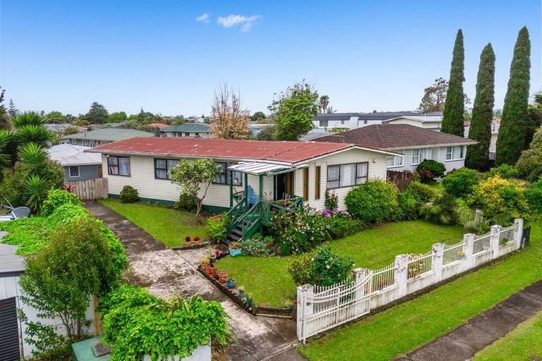 Photo of property in 4 Burlington Place, Manurewa, Auckland, 2102