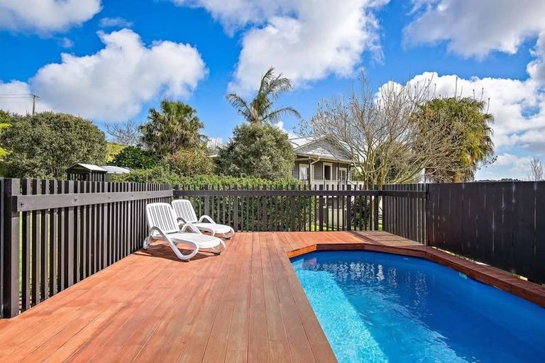 Photo of property in 12 Onewhero Road, Kaukapakapa, Warkworth, 0984