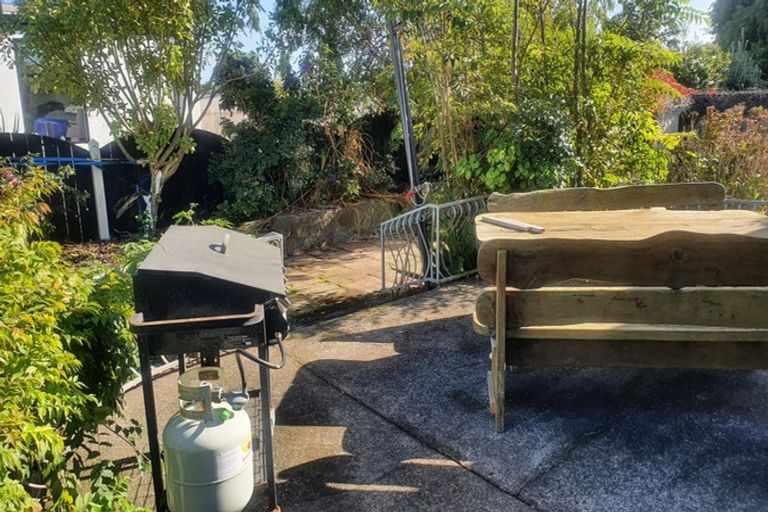 Photo of property in 7b Hussey Street, Oakura, 4314