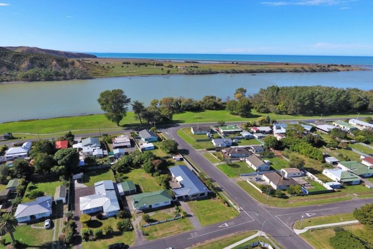 Photo of property in 117 Apatu Street, Wairoa, 4108