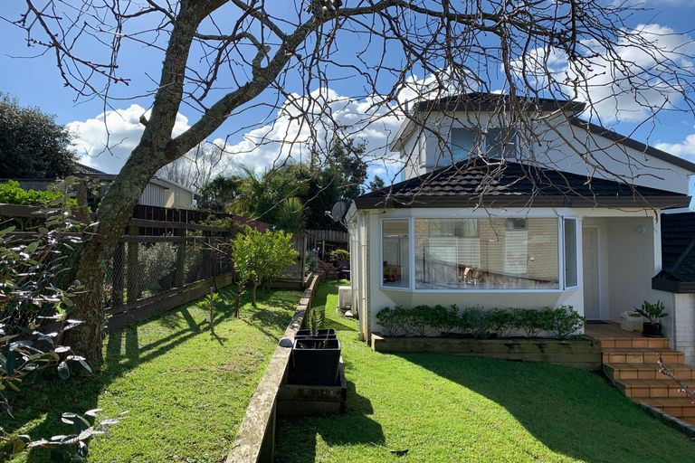 Photo of property in 1/17 Kells Place, Botany Downs, Auckland, 2010